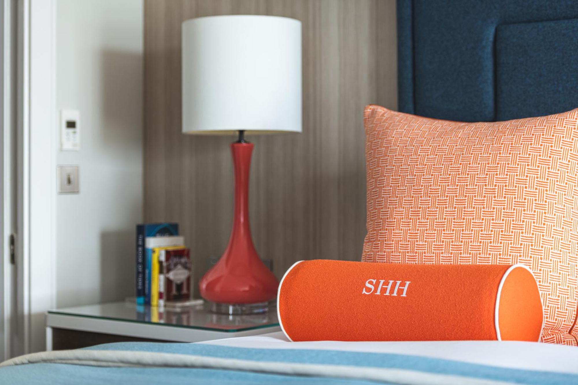 Harbour Hotel & Spa Southampton Exterior foto A bolster pillow