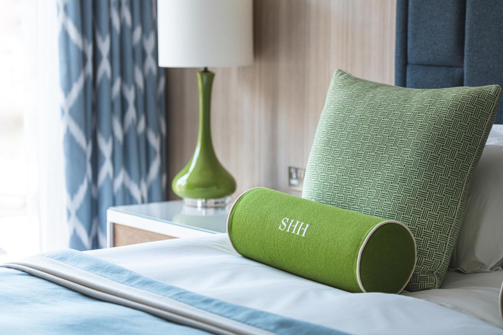 Harbour Hotel & Spa Southampton Exterior foto A bolster pillow
